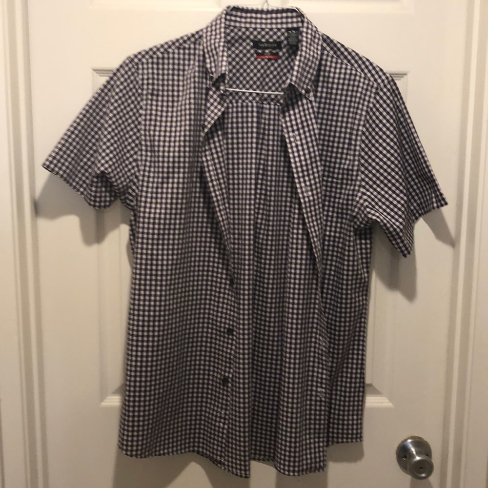 Men’s Van Heusen dress shirt